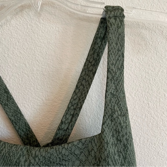 All in Motion Green Snakeskin High-Rise 7/8 Leggings & Sports Bra Set Sz Large - Picture 4 of 16